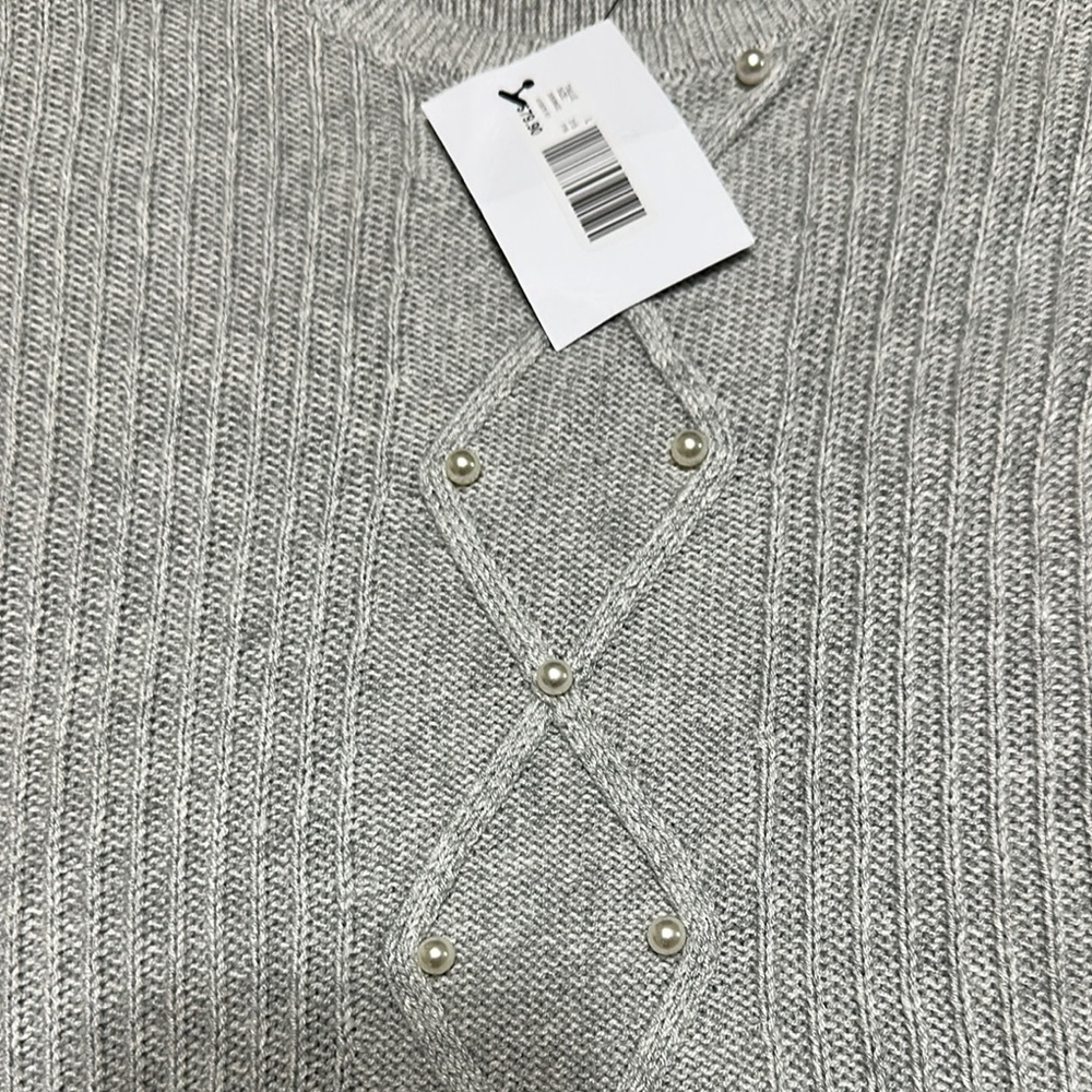 Sz L🇨🇦⭐️NWT RW & CO Camber & Grace Grey Knit Sweater with Pearl Detail - Picture 7 of 10